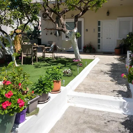 The Prickly Pear 干尼亞